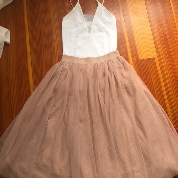 Esley Tulle Midi Skirt! 💕 - Picture 5 of 8